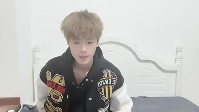 Snapshot of linger2563 chatting on 26, 10, 2025 linger2563 online show from 26, 10, 2025