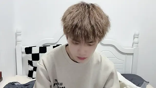 Snapshot of linger2563 chatting on 28, 10, 2025 linger2563 online show from 28, 10, 2025