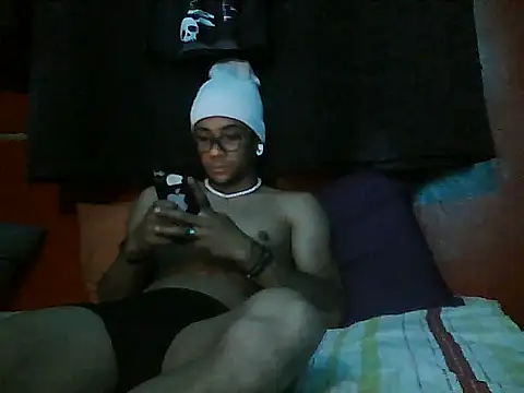 Snapshot of Longstickboy666 chatting on 13, 11, 2025 Longstickboy666 online show from 13, 11, 2025