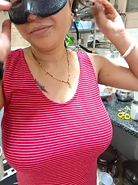 Queen Nightt online show from 28, 11, 2025