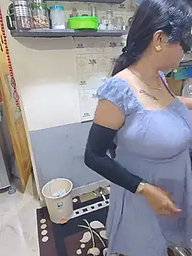 Queen Nightt online show from 7, 8, 2026