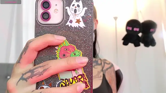 Snapshot of sara_queen10 chatting on 18, 2, 2026 sara queen10 online show from 18, 2, 2026