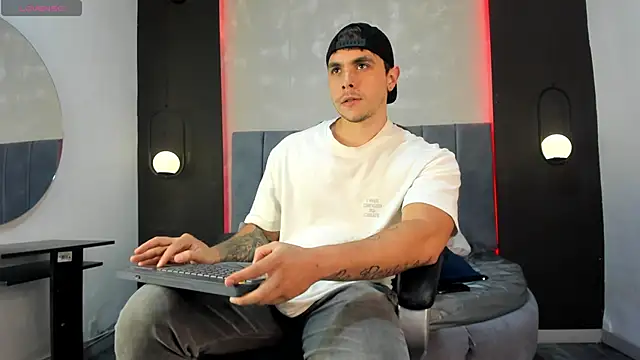 Snapshot of Liam_walk_ chatting on 23, 9, 2025 Liam walk online show from 23, 9, 2025