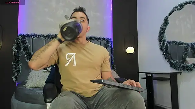 Liam walk  online show from 23, 11, 2025