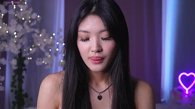 Snapshot of FancyEsten chatting on 4, 6, 2026 FancyEsten online show from 4, 6, 2026