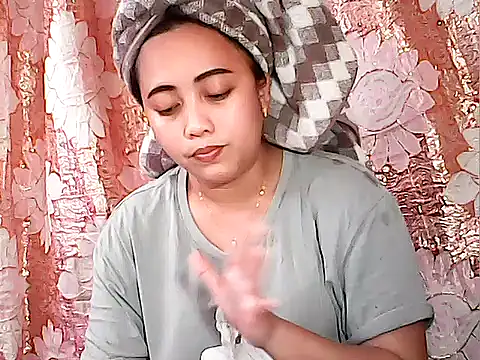 Snapshot of Pinay_Chubby20 chatting on 18, 9, 2025 Pinay Chubby20 online show from 18, 9, 2025