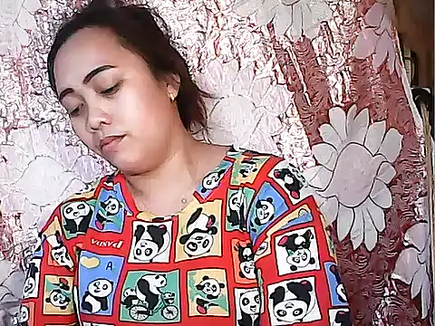 Snapshot of Pinay_Chubby20 chatting on 12, 10, 2025 Pinay Chubby20 online show from 12, 10, 2025