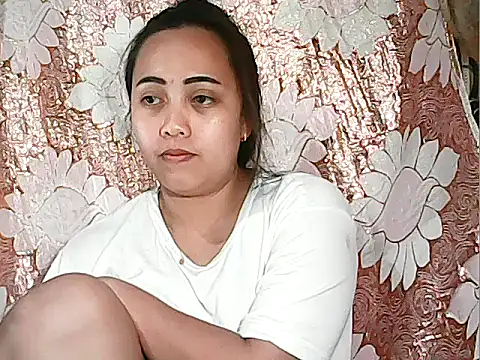 Snapshot of Pinay_Chubby20 chatting on 17, 10, 2025 Pinay Chubby20 online show from 17, 10, 2025