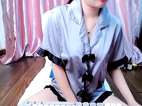 yuna-ka online show from 4, 2, 2026