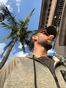 Snapshot of thejohnryancollection chatting on 22, 10, 2025 thejohnryancollection online show from 22, 10, 2025