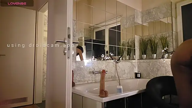 Milan thickcock online show from 20, 6, 2026