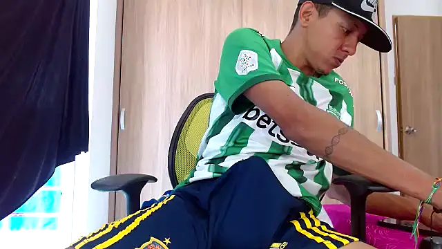 skinny23cm online show from 31, 1, 2025