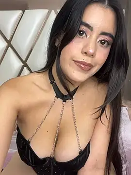 CoralineRusso1 online show from 8, 7, 2026