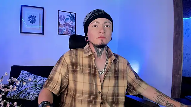 Snapshot of tyler_jones_ chatting on 16, 9, 2025 tyler jones  online show from 16, 9, 2025