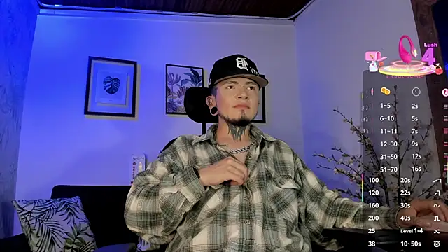 Snapshot of tyler_jones_ chatting on 3, 10, 2025 tyler jones  online show from 3, 10, 2025