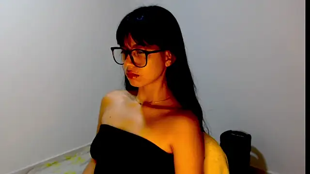 Snapshot of meganmiauu chatting on 3, 5, 2026 meganmiauu online show from 3, 5, 2026