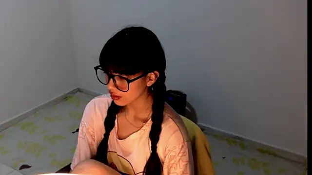 Snapshot of meganmiauu chatting on 27, 5, 2026 meganmiauu online show from 27, 5, 2026
