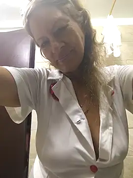 MaryeLunna online show from 5, 10, 2025