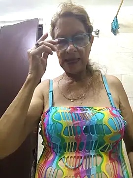 MaryeLunna online show from 10, 10, 2025