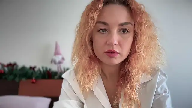 Reddgiirl online show from 17, 12, 2025