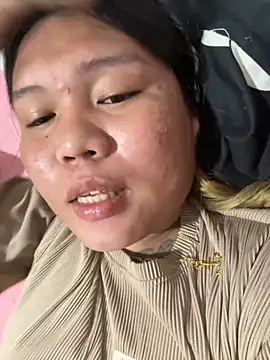 Snapshot of pinay_tynee chatting on 16, 10, 2025 pinay tynee online show from 16, 10, 2025