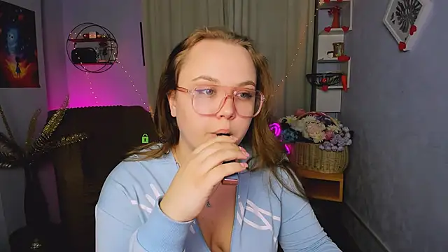 Snapshot of keri_ti chatting on 8, 4, 2026 keri ti online show from 8, 4, 2026