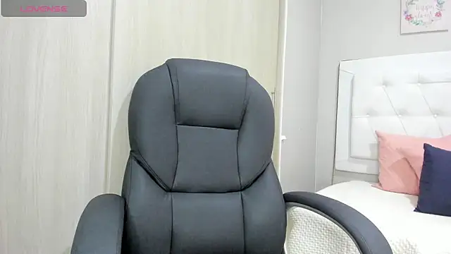 andrea  hills online show from 4, 10, 2025