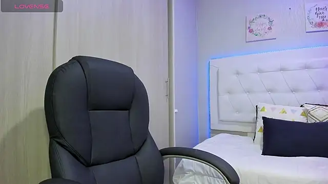 andrea  hills online show from 20, 10, 2025