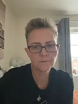 Curvy-Jinx online show from 19, 1, 2026