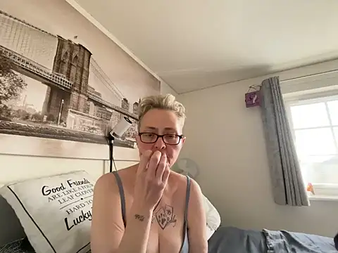 Curvy-Jinx online show from 30, 3, 2026