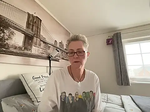 Curvy-Jinx online show from 10, 4, 2026