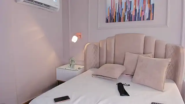 mia kisses2 online show from 18, 10, 2025