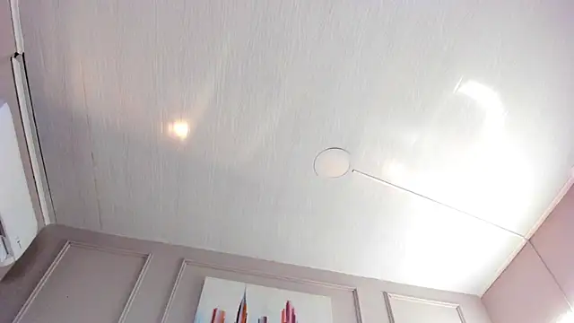 mia kisses2 online show from 16, 12, 2025