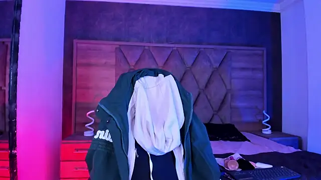 katierouge  online show from 14, 1, 2026