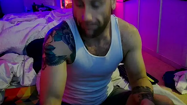 Snapshot of Luv2SuckBWC92 chatting on 30, 9, 2025 Luv2SuckBWC92 online show from 30, 9, 2025