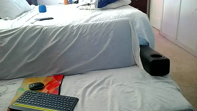 Snapshot of Luv2SuckBWC92 chatting on 2, 10, 2025 Luv2SuckBWC92 online show from 2, 10, 2025