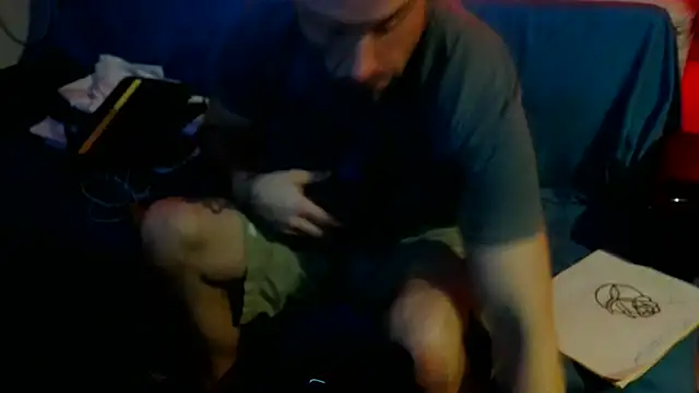 Snapshot of Luv2SuckBWC92 chatting on 13, 10, 2025 Luv2SuckBWC92 online show from 13, 10, 2025