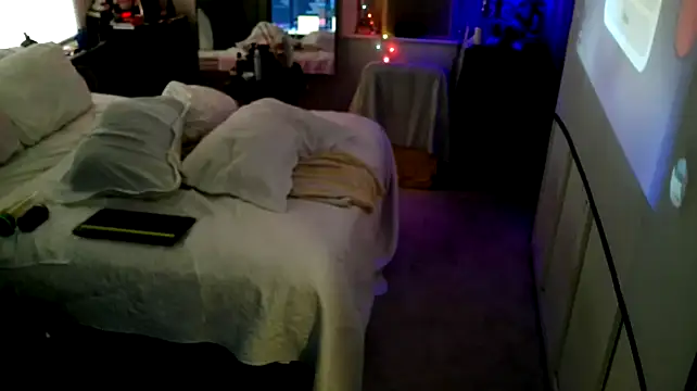 Snapshot of Luv2SuckBWC92 chatting on 16, 10, 2025 Luv2SuckBWC92 online show from 16, 10, 2025