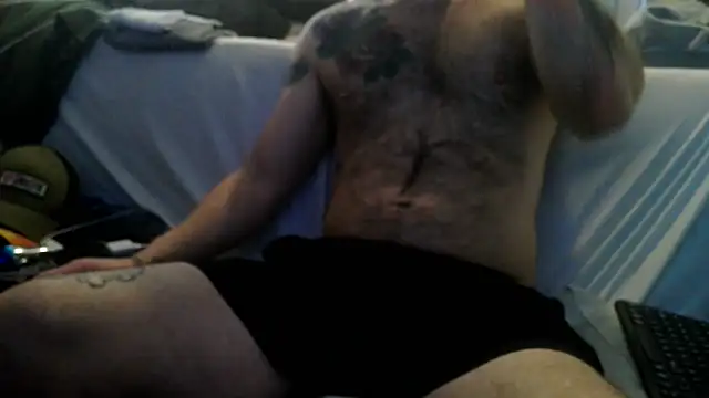 Snapshot of Luv2SuckBWC92 chatting on 2, 11, 2025 Luv2SuckBWC92 online show from 2, 11, 2025