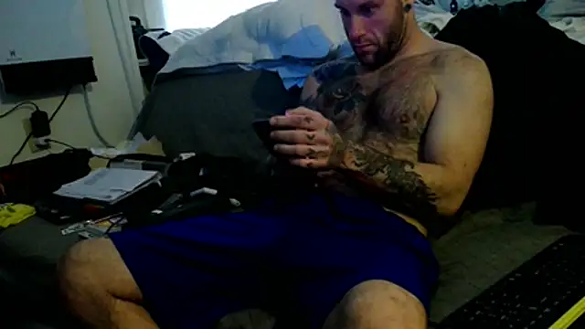 Snapshot of Luv2SuckBWC92 chatting on 5, 12, 2025 Luv2SuckBWC92 online show from 5, 12, 2025