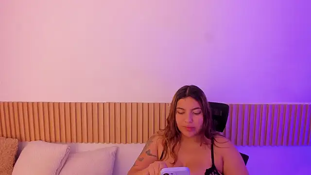 Snapshot of OliviaSweett chatting on 4, 10, 2025 OliviaSweett online show from 4, 10, 2025