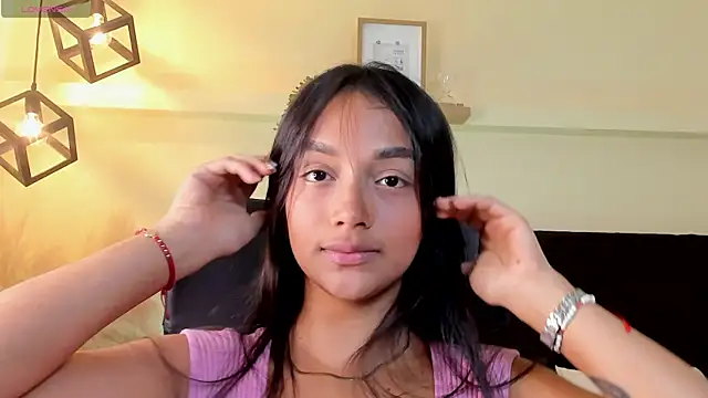 MelanyOconner online show from 25, 5, 2026