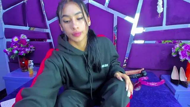 Miaa Davis  online show from 25, 2, 2026