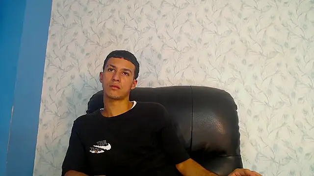 Snapshot of Marcus_Jeron chatting on 4, 6, 2026 Marcus Jeron online show from 4, 6, 2026