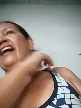 Snapshot of marinita13 chatting on 3, 10, 2025 marinita13 online show from 3, 10, 2025