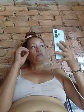 Snapshot of marinita13 chatting on 9, 7, 2026 marinita13 online show from 9, 7, 2026