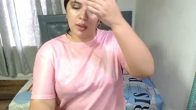 Snapshot of sarah_aguilar chatting on 9, 5, 2026 sarah aguilar online show from 9, 5, 2026