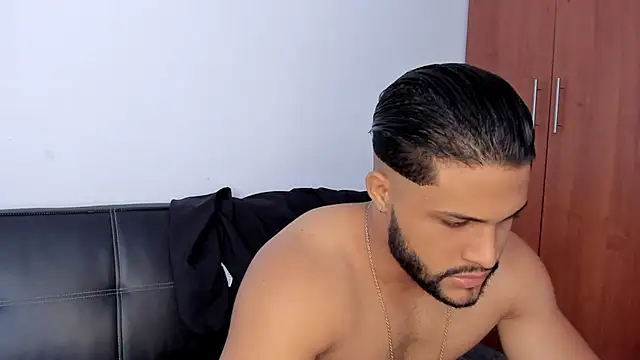 Pier Simons online show from 1, 11, 2025