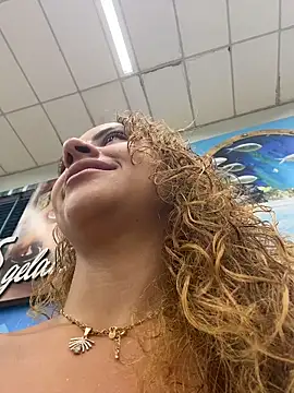 Chloe Leaozinho online show from 15, 2, 2026