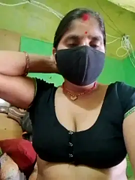 Snapshot of Suhani_cuty chatting on 3, 11, 2025 Suhani cuty online show from 3, 11, 2025